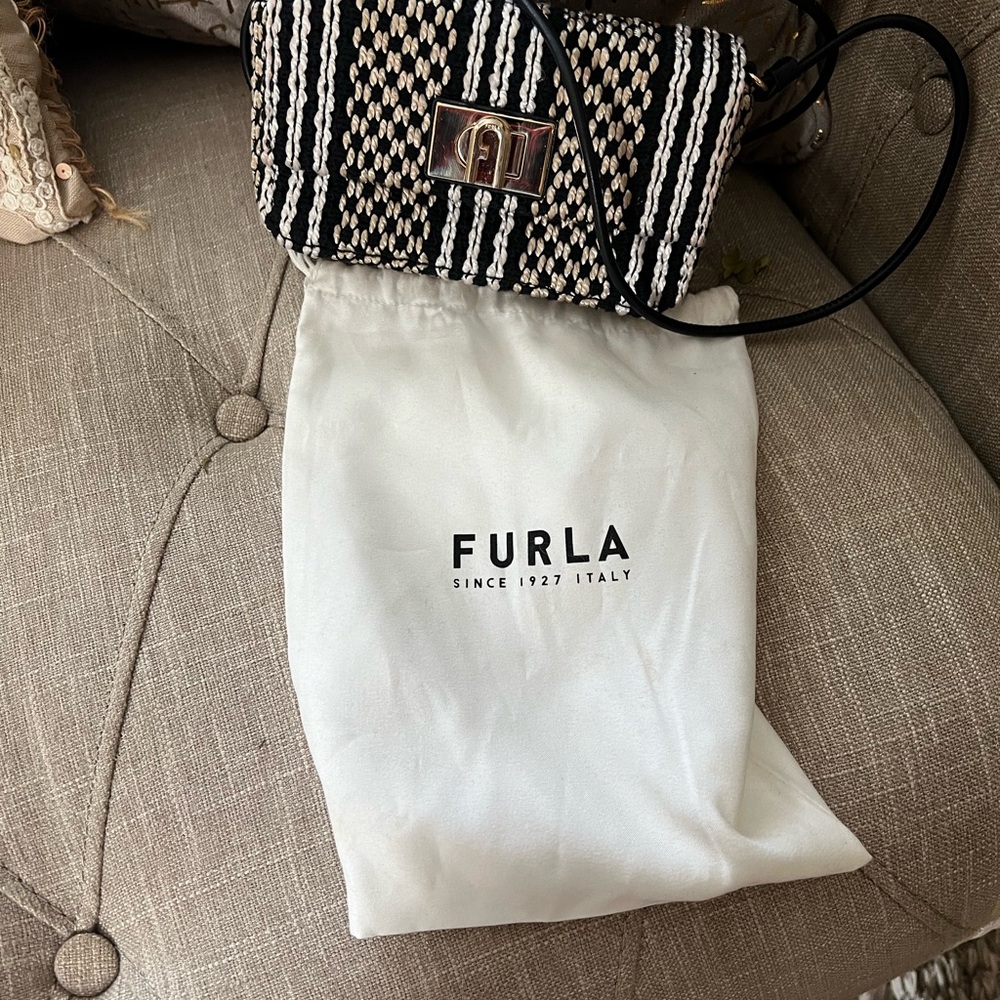 FURLA CLUTCH 4 x 6 1/2